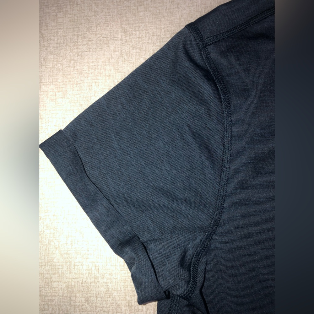The North Face men’s shirt Lg Navy v-neck Short Sleeve Flashdry gym Running - Picture 5 of 7